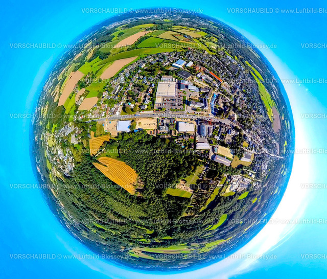 Sprockhoevel240890635Hasslinghausen_Rathausplatz | Luftbild, Rathaus Rathausplatz Straße, ZOB Busbahnhof und Einkaufszentrum mit Schulzentrum, Erdkugel, Fisheye Aufnahme, Fischaugen Aufnahme, 360 Grad Aufnahme, tiny world, little planet, fisheye Bild, Haßlinghausen, Sprockhövel, Ruhrgebiet, Nordrhein-Westfalen, Deutschland
