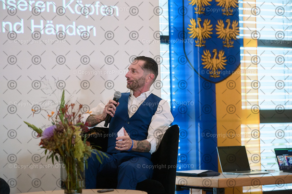 145_202509_EmployerBranding_NZ6_9894 | proPHOTO - Realisiert mit Pictrs.com