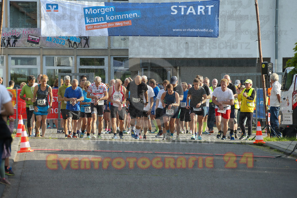 230804_1809_EX1_3738 | Sportfotografie im Rhein-Sieg Kreis, Köln, Bonn, NRW, Rheinland Pfalz, Hessen, etc. Unser Tätigkeitsfeld umfasst den Laufsport vom Volkslauf über den Marathon, Duathlon, Triathon bis zum Ultralauf wie Kölnpfad Ultra oder Schindertrail.