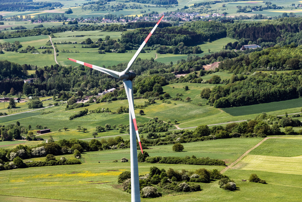 dr__dsc9408.jpg | MüCKE 08.05.2018 Windenergieanlagen ( WEA ) - Windrad- auf einem Feld in Mücke im Bundesland Hessen, Deutschland. // Wind turbine windmills on a field in Muecke in the state Hesse, Germany. Foto: Daniel Reiter