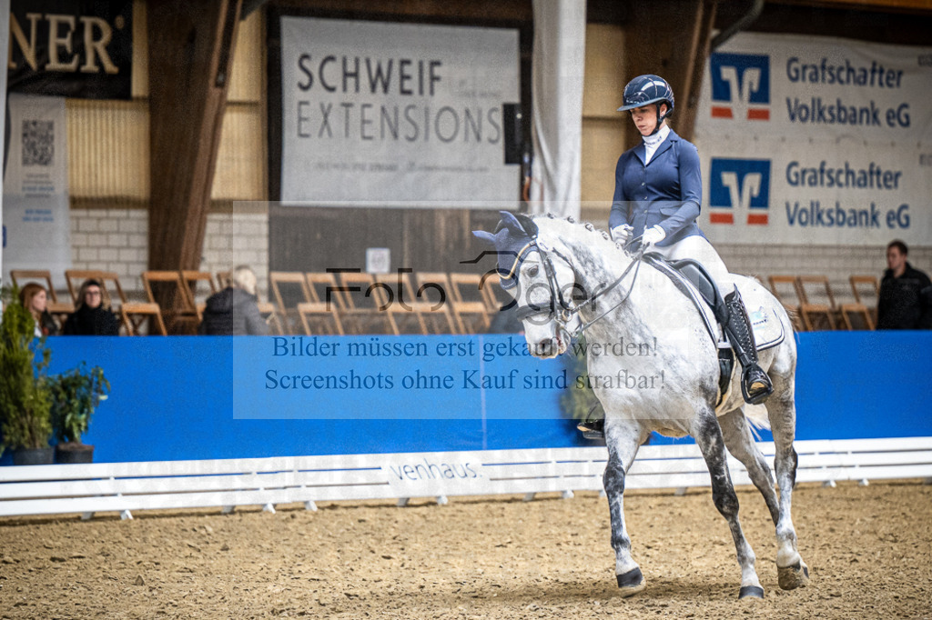 DOS_3077 | Entdecke hochwertige Reitturnierfotos von Foto Oger. Professionell, emotional und authentisch – jetzt Lieblingsmomente im Shop bestellen.Deutschlandweite Turnierfotografie. - Realisiert mit Pictrs.com