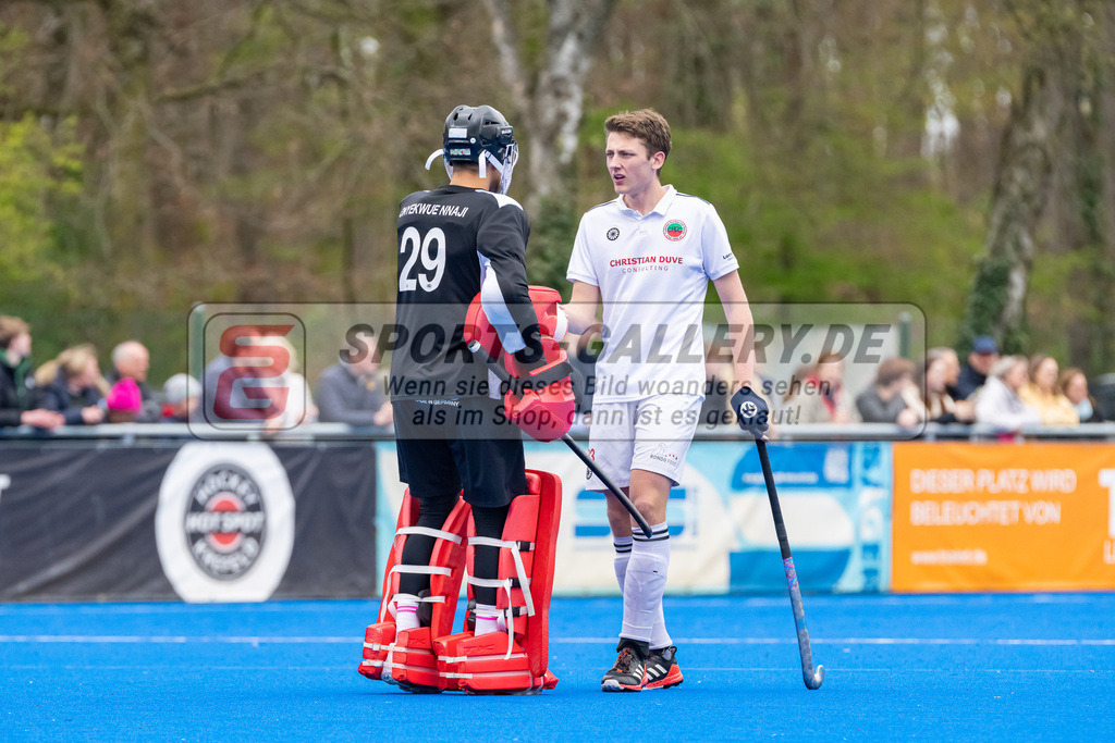 HK_20230415_106946 | 1. Bundesliga Herren Crefelder HTC - UHC Hamburg am 14.4.2023 Crefelder HTC, Krefeld , Joshua Onyekwue Nnaji Torwart ( Crefelder HTC #29 ) , Schröder Mika ( Crefelder HTC #33 )