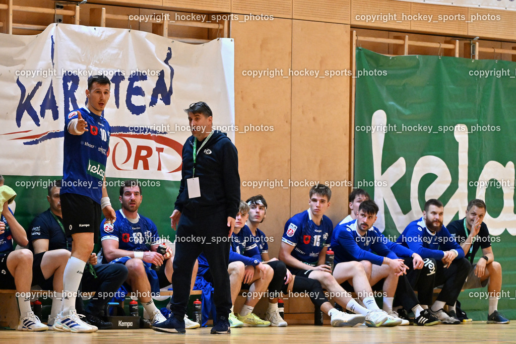 SC Ferlach vs. roomz JAGS Vöslau | #10 Perkusic Toni SC Ferlach, Spielerbank SC Ferlach, Headcoach SC Ferlach BEGUS RobertSC Ferlach vs. roomz JAGS Vöslau, SC Ferlach vs. roomz JAGS Vöslau am 08.11.2025 in Ferlach (Ballspielhalle Ferlach), Austria, (Photo by Bernd Stefan)