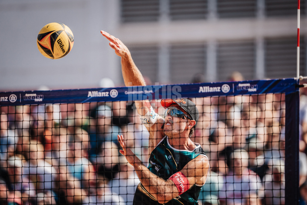 Beachvolleyball | Männer | Allianz German Beach Tour 2025 | Tourstop Berlin | 17.08.2025 | Moritz Pristauz beim Angriff