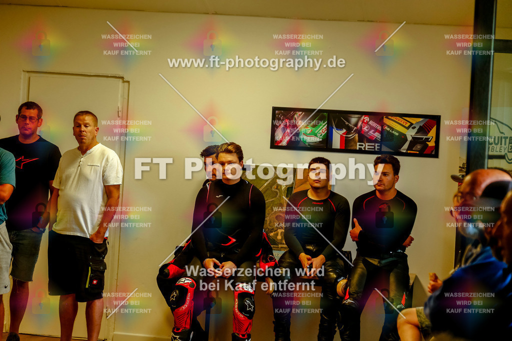 Chambley Juli-0014 | Hier findet Ihr Bilder von Touristenfahrten auf der Nürburgring Nordschleife oder von anderen Veranstaltungen die ich besucht habe. Viel Spass beim Durch Schauen 