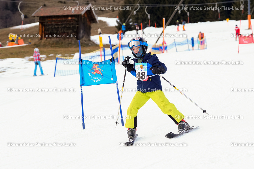 SRF_02.01.2026_0903 | Skirennfotos,Serfaus,Fiss,Ladis,Kinderskirennen,Winter,Tirol,Oberland,skirace,SFL,feelfree,weil wir's genießen,ski,Ski,skifahren,Sonnenplateau, - Realisiert mit Pictrs.com