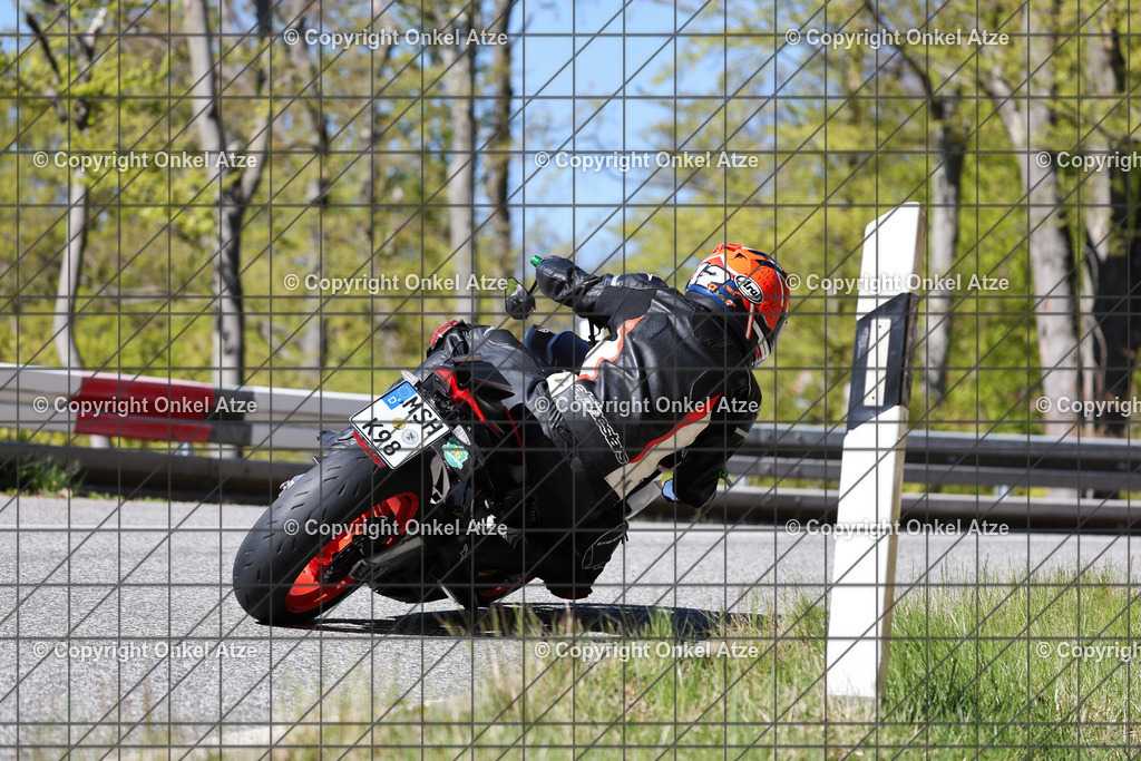 IMG_8106 | Fotograf am Kyffhäuser. Onkel Atze. Kyffhäuser Rennstrecke. Café36. Motorsportfotografie. - Realisiert mit Pictrs.com