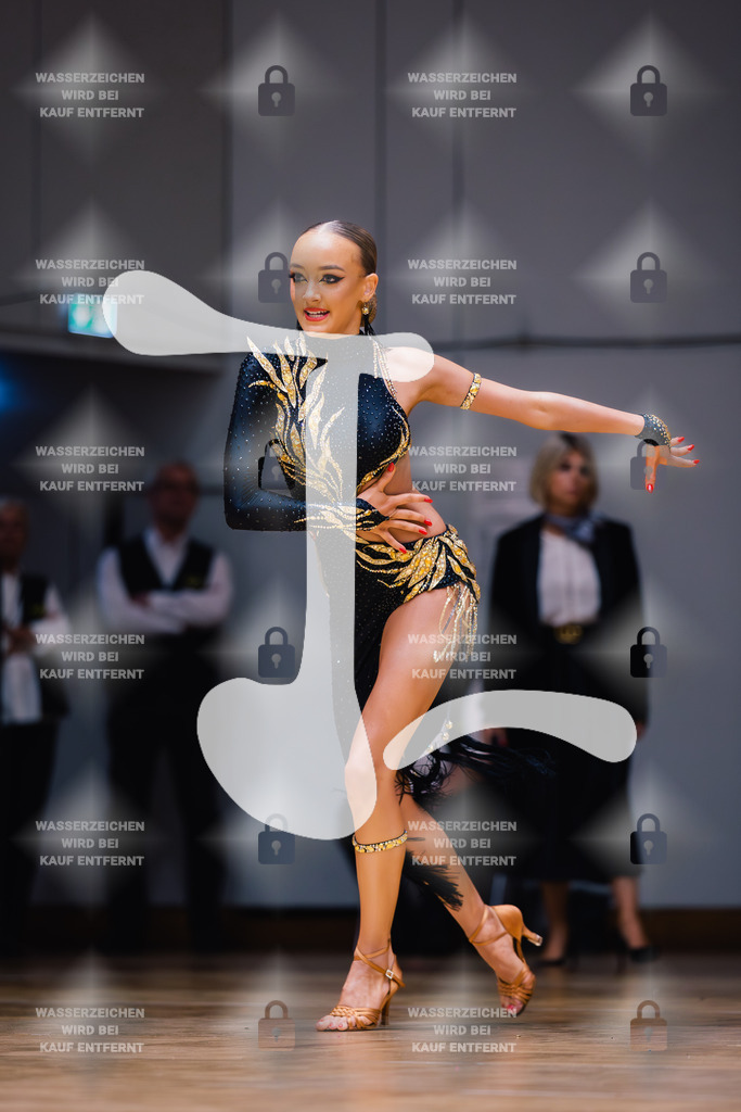 GOC 2025 - WDSF Solo Junior II Latin Female - 2025-08-21-8666 | Webshop for digital downloads and prints of dance sport, event & show photographer Julian Link - Realisiert mit Pictrs.com