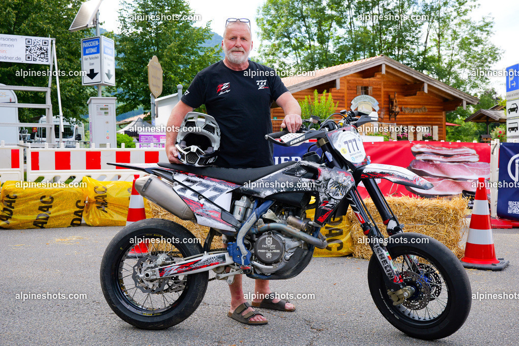 P1014624 | Erleben Sie atemberaubende, hochqualitative Fotos Ihrer Fahrt entlang der malerischen Alpenstraßen. Besuchen Sie alpineshots.com, um professionelle Aufnahmen Ihrer unvergesslichen Reise zu finden und zu kaufen - Realisiert mit Pictrs.com