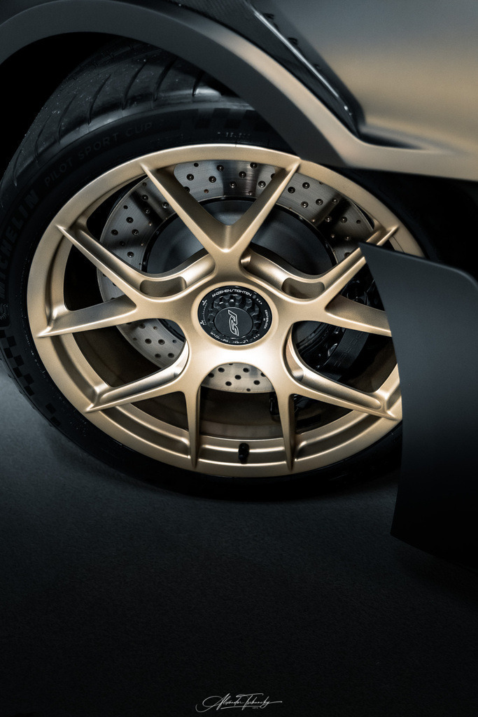 R6AT1504 _Alexander Tschuncky | Entdecken Sie die faszinierende Welt von Alexander Tschuncky Arts: Kreative Fotografie, atemberaubende Automobilkunst und hochwertiger Bilderdruck. Lassen Sie sich inspirieren! - Realisiert mit Pictrs.com