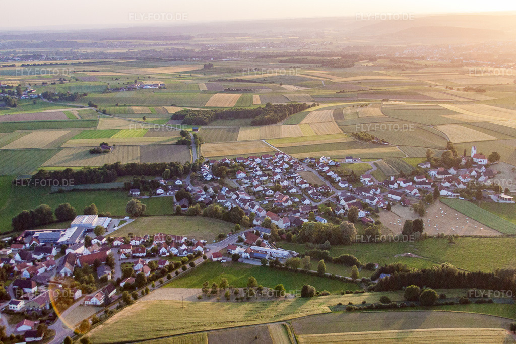 Luftbild: Ortsansicht von Osten im Ortsteil Hailtingen in Dürmentingen im Bundesland Baden-Württemberg in Deutschland. Foto: IMG_67509.jpg vom 08.06.2014 durch Werner Riehm/FLY-FOTO.de