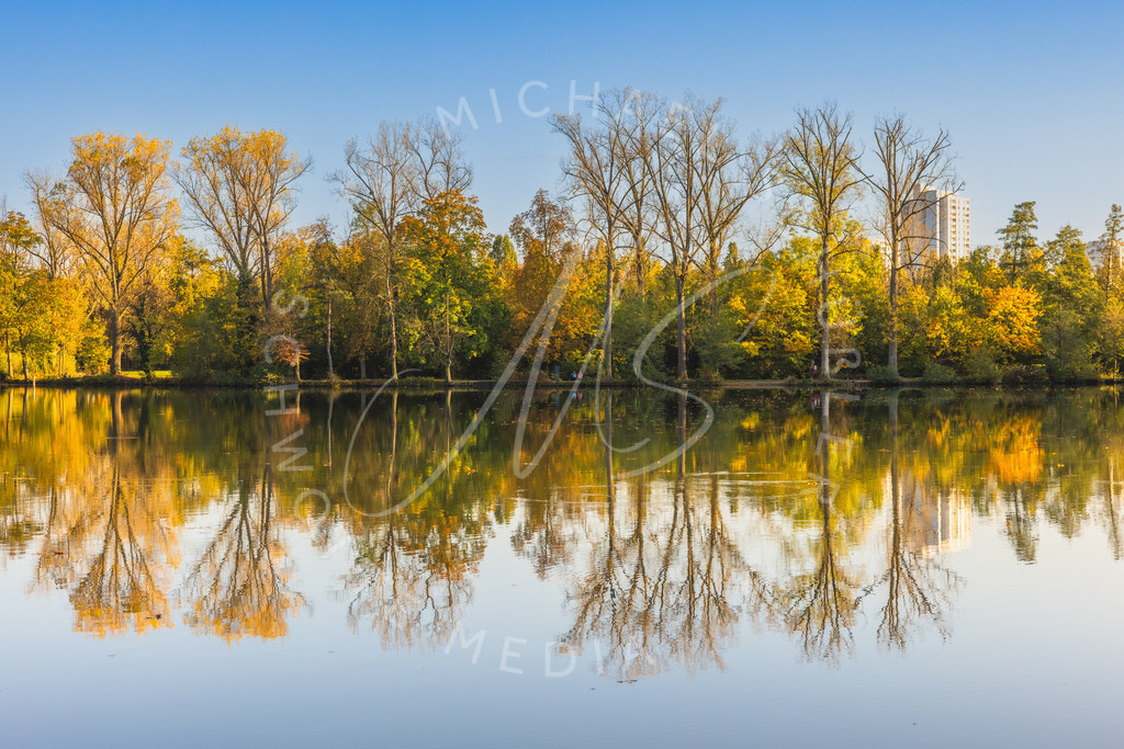 2024-10-29 Schloss Monrepos Herbst 024-HDR | Schwotte Media - Realisiert mit Pictrs.com
