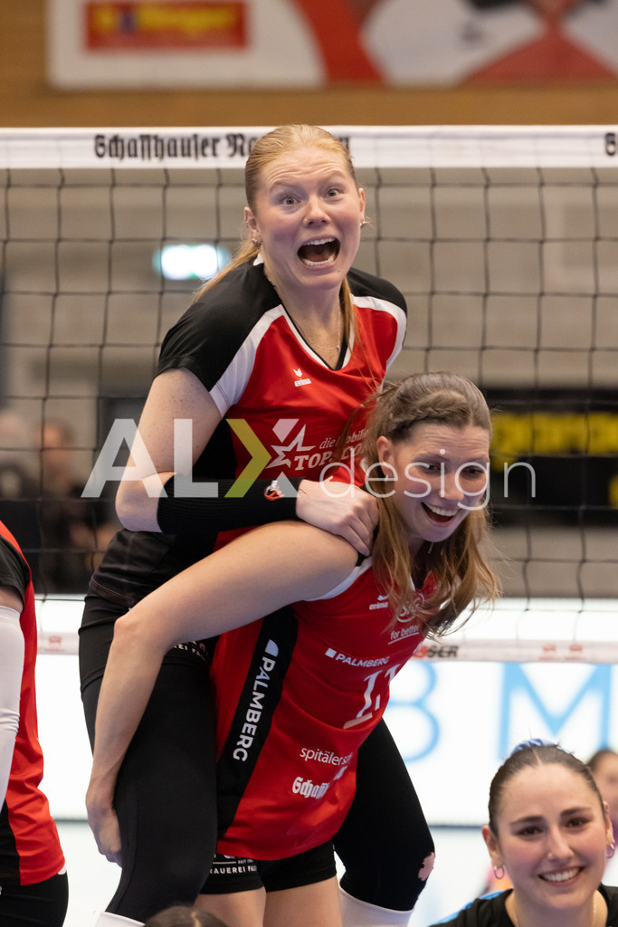 Volleyball I Frauen I Saison 2025-2026 I Volleyball NLA | Women I 1/2 Finals I  VC Kanti Schaffhausen - Sm'Aesch Pfeffingen I 22.03.2026 | 11 Kateřina Holásková (CZ) (VC Kanti Schaffhausen) – Mitte und 9 Jordan Lockwood (USA) (VC Kanti Schaffhausen) – Diagonal - Realisiert mit Pictrs.com
