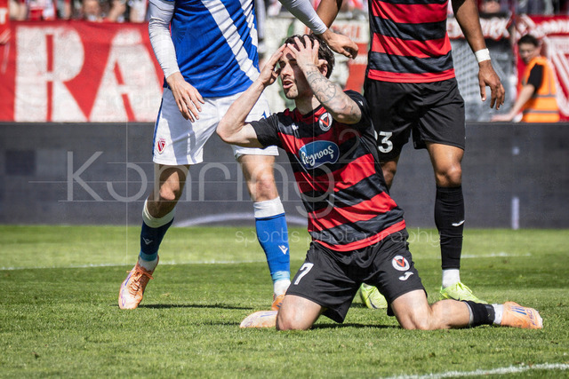 German 3rd Division, Viktoria Koeln vs. Energie Cottbus, 26.04.2026 | KOELN, GERMANY - APRIL 26, 2026:  Simon Handle (FC Viktoria Koeln, 7) emotional during the 3rd division match on gameday 35 between Viktoria Koeln vs. Energie Cottbus at the Sportpark Hoehenberg on April 26, 2026 in Koeln, Germany. DFL REGULATIONS PROHIBIT ANY USE OF PHOTOGRAPHS AS IMAGE SEQUENCES AND/OR QUASI-VIDEO.