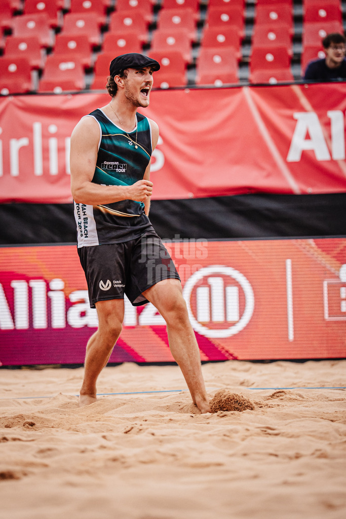 Beachvolleyball | München | Allianz German Beach Tour 2025 | Tourstop München | 03.07.2025 | Simon Pfretzschner jubelt