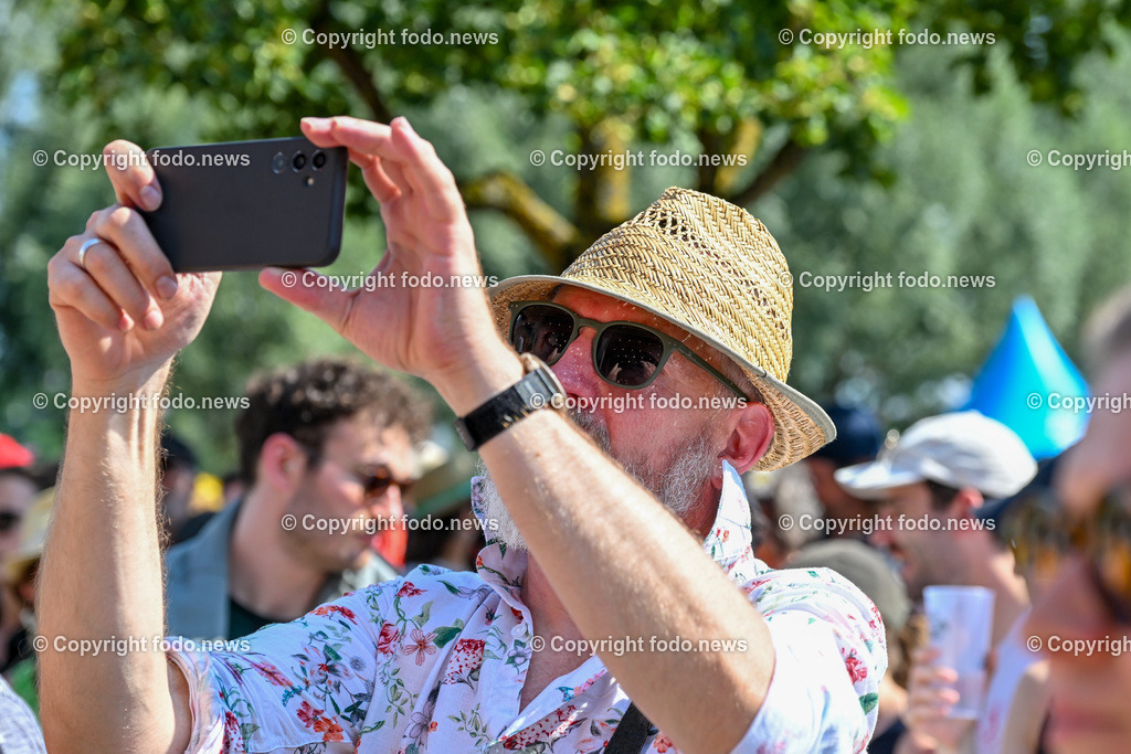 Lido Sounds Festival Linz 2024_ 28.06.2024-46 | 28.06.2024, Linz, AUT, Lido Sounds Festival Linz 2024, im Bild Besucher, Menschen, Musik, Festival