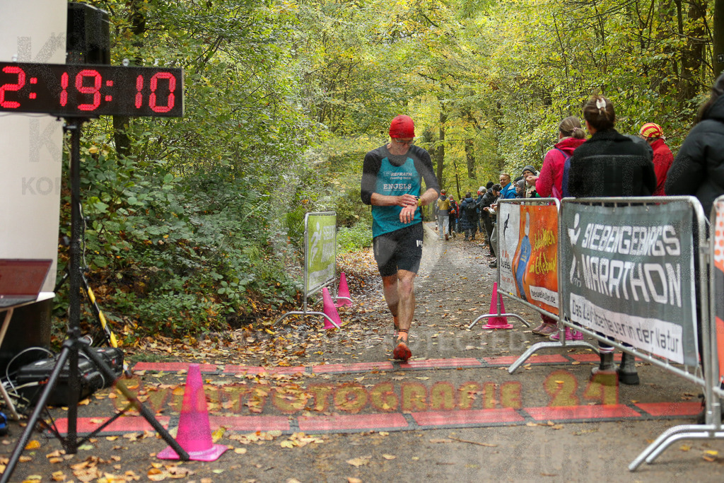251026_1220_EX1_0139 | Sportfotografie im Rhein-Sieg Kreis, Köln, Bonn, NRW, Rheinland Pfalz, Hessen, etc. Unser Tätigkeitsfeld umfasst den Laufsport vom Volkslauf über den Marathon, Duathlon, Triathon bis zum Ultralauf wie Kölnpfad Ultra oder Schindertrail.