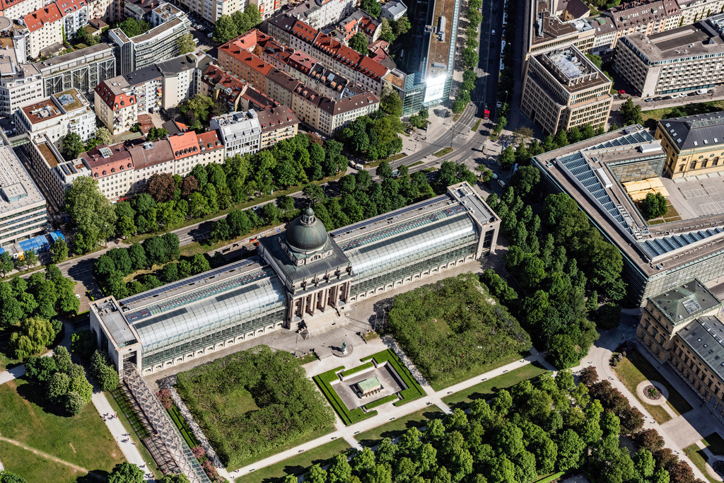 dr__dsc9196.jpg | MüNCHEN 07.05.2018 Gebäudekomplex des Ministerium der Bayerischen Staatskanzlei in München im Bundesland Bayern, Deutschland. // Building complex of the Ministry of Bayerischen Staatskanzlei in Munich in the state Bavaria, Germany. Foto: Daniel Reiter