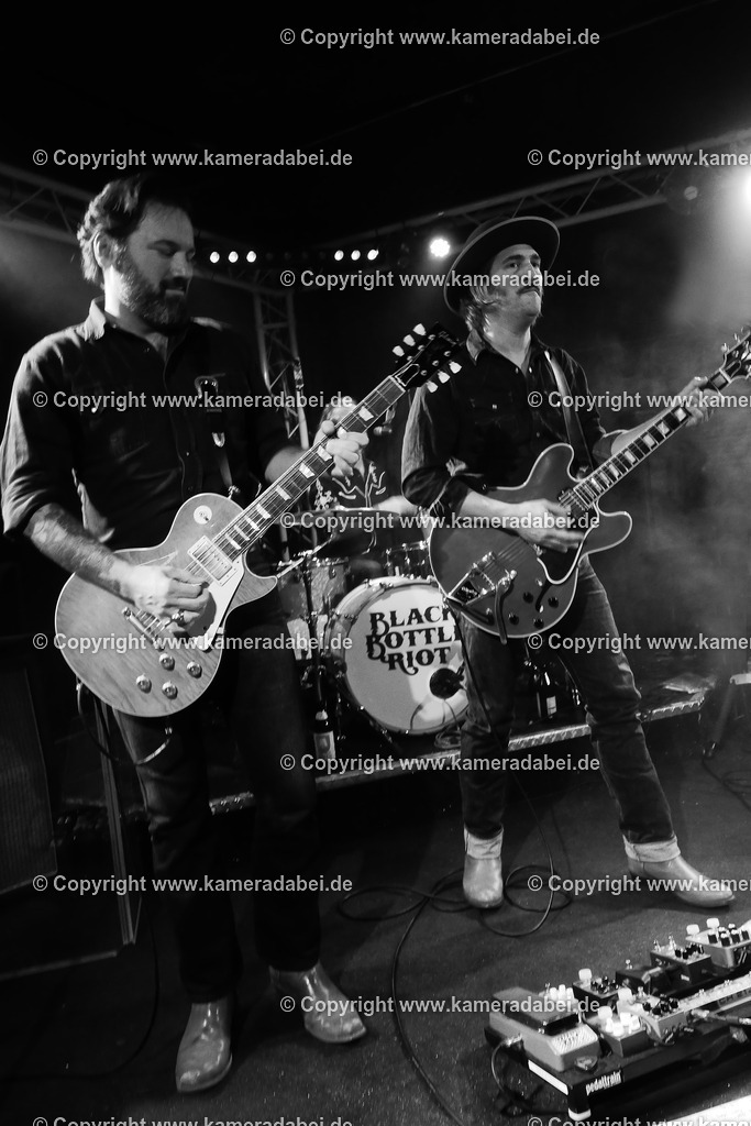 Konzert : Black Bottle Riot am 14.11.2025 im Rare Guitar in Münster | Konzert : Black Bottle Riot am 14.11.2025 im Rare Guitar in Münster - Realisiert mit Pictrs.com
