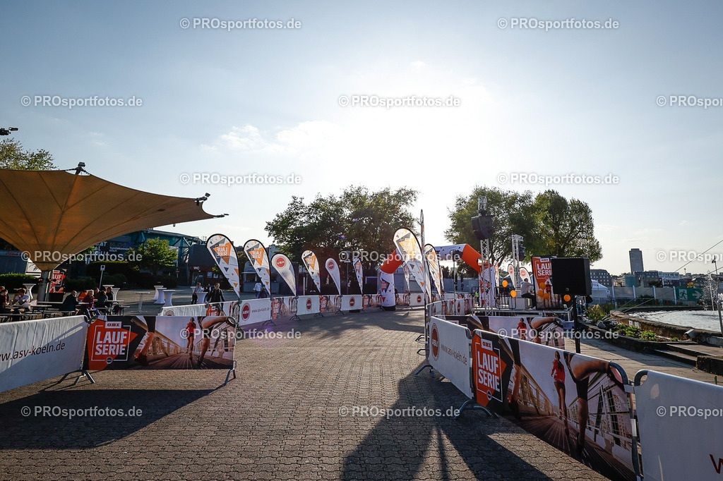 20. OBI Nachtlauf des ASV Koeln, 17.05.2023 | Koeln, 17.05.2023: Impressionen vom 20. OBI Nachtlauf des ASV Koeln rund um den Tanzbrunnen. Foto: Beautiful Sports Pressefotoagentur (www.beautiful-sports.com)