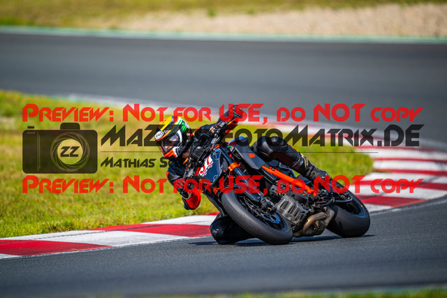 MaZZes_FotoMatrix_240724_6007705_2-446 | ROT