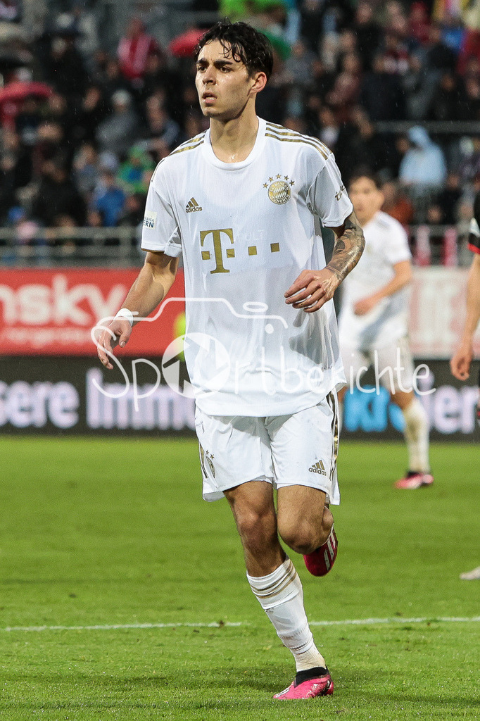 FC Würzburger Kickers - FC Bayern Amateure | Lucas Fernando COPADO SCHROBENHAUSER (FCB #9) nach wieder auf dem Platz / Comeback / Einzelfoto / Freisteller