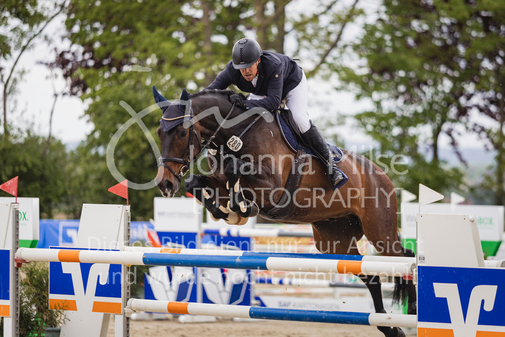 250504_SpengeW_Stil-S-526 | Deine schönsten Turniermomente als professionelle Fotos! Entdecke hochwertige Pferdesport-Fotografie im Online-Shop. Jetzt Fotos finden & bestellen!