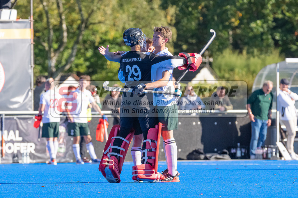 HK_20221009_100896 | 1. Bundesliga Herren Crefelder HTC - Uhlenhorst Mülheim am 9.10.2022 Crefelder HTC, Krefeld , Joshua Onyekwue Nnaji Torwart ( Crefelder HTC #29 ) , Schröder Mika ( Crefelder HTC #33 )