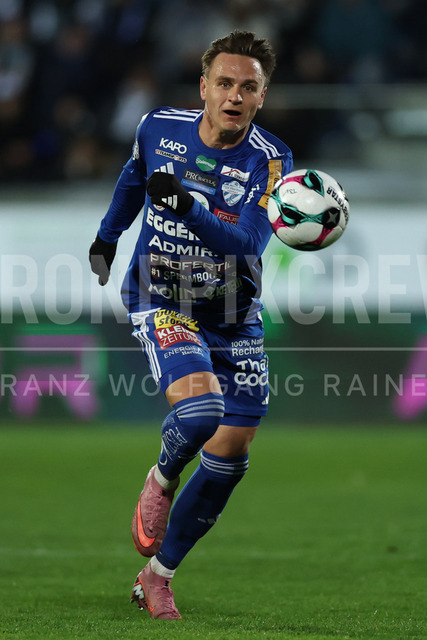 TSV Egger Glas Hartberg vs SV Oberbank Ried – Austrian Bundesliga Match | The image shows Lukas Fridrikas (Hartberg), at the Bundesliga match TSV Hartberg vs SV Ried at Profertil Arena Hartberg. 22.11.2025