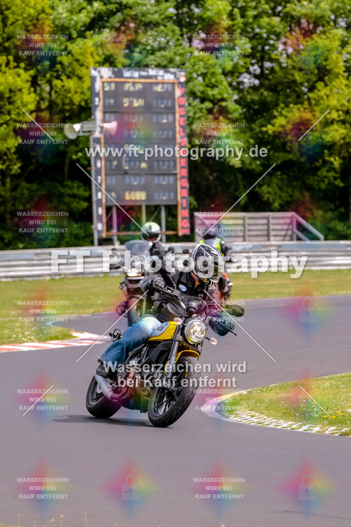 MotoTeamVBK-21037 | Hier findet Ihr Bilder von Touristenfahrten auf der Nürburgring Nordschleife oder von anderen Veranstaltungen die ich besucht habe. Viel Spass beim Durch Schauen 