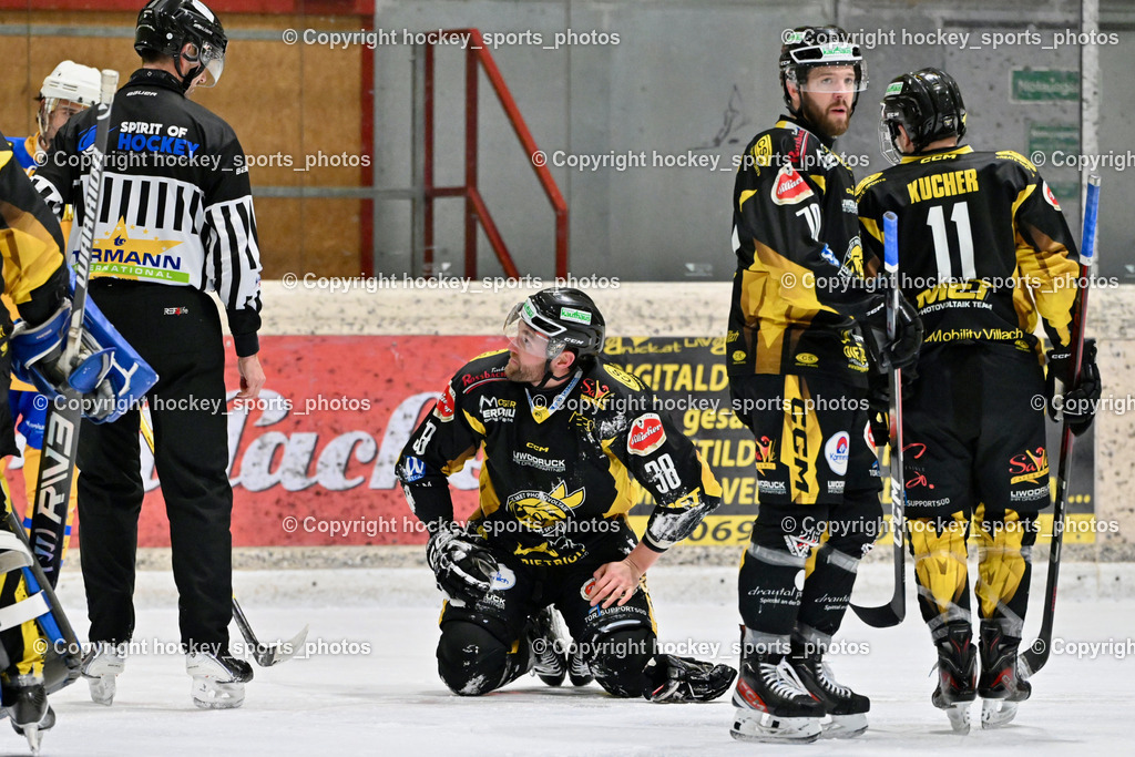 MET PHOTOVOLTAIK HORNETS SPITTAL vs. 1. EHC ALTHOFEN | KAZIANKA Daniel Referee, #38 Zorec Marco EC Hornets Spittal, #70 Kronig Daniel EC Hornets Spittal, #11 Kucher Florian EC Hornets Spittal, MET PHOTOVOLTAIK HORNETS SPITTAL vs. 1. EHC ALTHOFEN, MET PHOTOVOLTAIK HORNETS SPITTAL vs. 1. EHC ALTHOFEN am 10.01.2026 in Spittal an der Drau (Eissportzentrum Spittal), Austria, (Photo by Bernd Stefan)