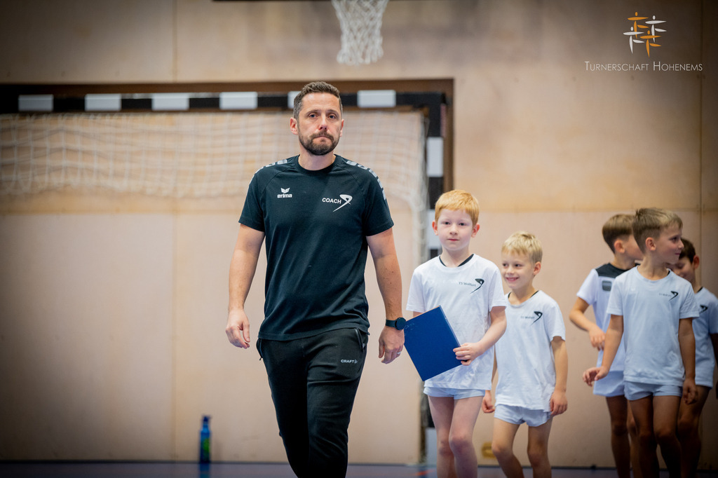 Promo-445 | "Fussifoto.com – Ihr Ansprechpartner für hochwertige Fotografie! Entdecken Sie kreative Bilder und professionelle Dienstleistungen. Kontaktieren Sie uns für Ihre Projekte!"