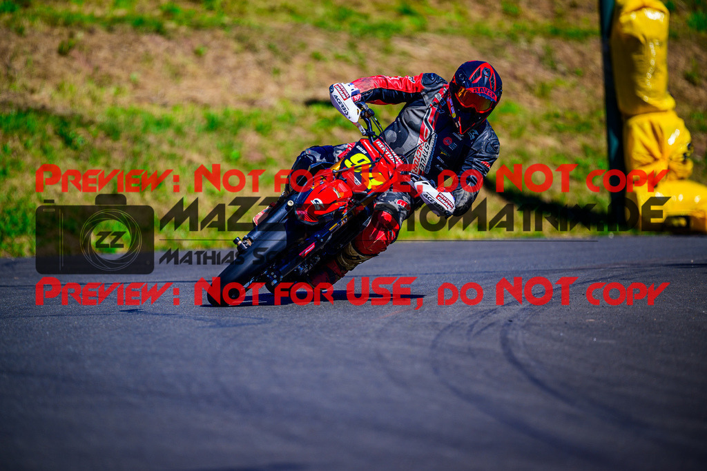 MaZZes_FotoMatrix_240816_6007705_8959 | UE40