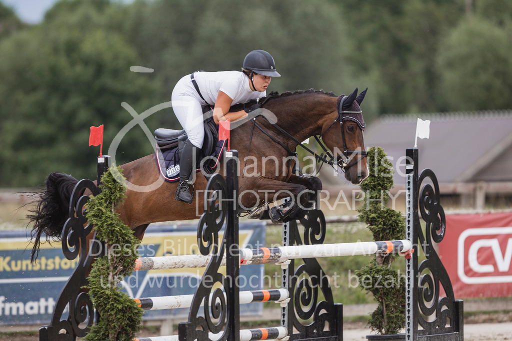 240627_LüPfSpTa_SprPf-L-109 | Deine schönsten Turniermomente als professionelle Fotos! Entdecke hochwertige Pferdesport-Fotografie im Online-Shop. Jetzt Fotos finden & bestellen!