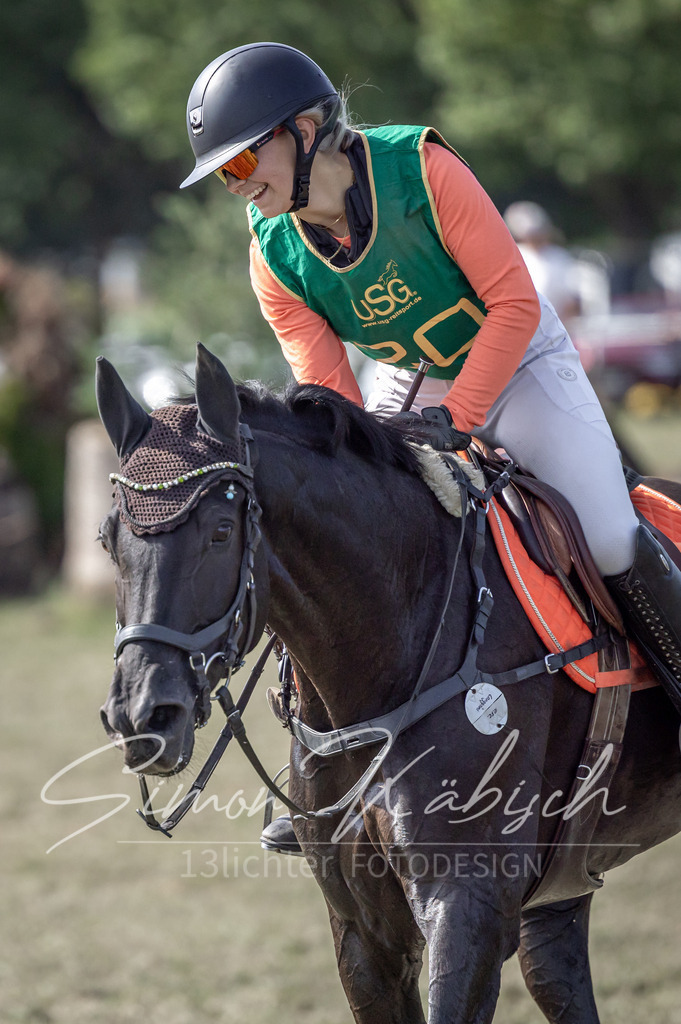 20250907-_3LI2200 | Tierfotografie Pferde, Hunde, Katzen, Haustiere.
Turnierfotografie Reitturniere, Reiten, Springreiten, Dressur in Hanau, dem Main-Kinzig-Kreis und dem Rhein-Main- Gebiet um Frankfurt