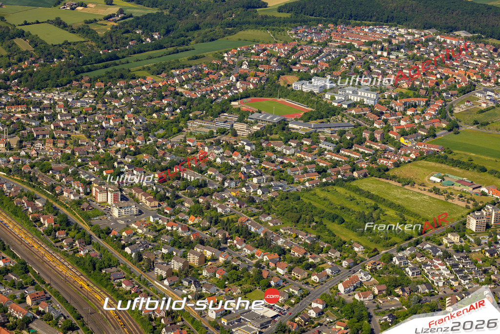 Das Luftbild zeigt  Veitshöchheim - Die Luftaufnahme wurde 2023 vom UL-Flugzeug aus erstellt ( keine Drohne ) - Hochauflösende Luftaufnahme - Für grossformatige Ausdrucke geeignet. Die Geschenkidee !Mit Lizenz und Bildrechte bestellbar