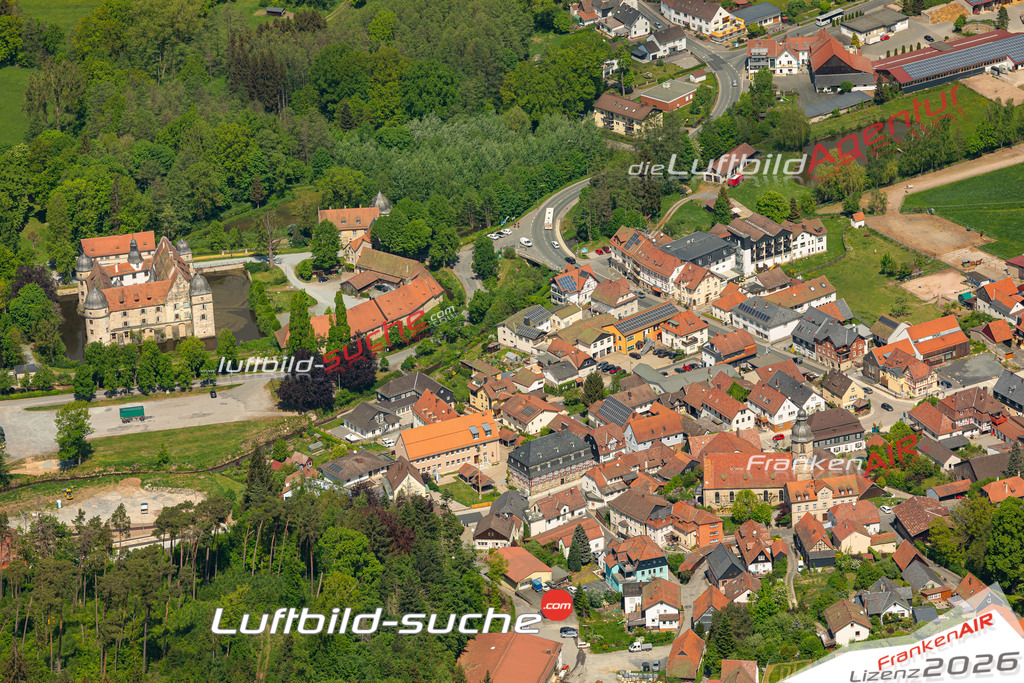 Das Luftbild der Stadt Mitwitz wurde 2022 vom Flugzeug heraus erstellt (keine Drohnen-Aufnahmen) Aufnahmehöhe ca.450 Meter- hohe Bildauflösung und Druck-Qualität. Garantiert!