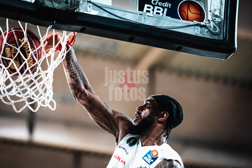 Basketball | Männer | Saison 2023/2024 | easyCredit Basketball Bundesliga | 32. Spieltag | Veolia Towers Hamburg vs. NINERS Chemnitz | 04.05.2024 | Vincent King (#13, Veolia Towers Hamburg)