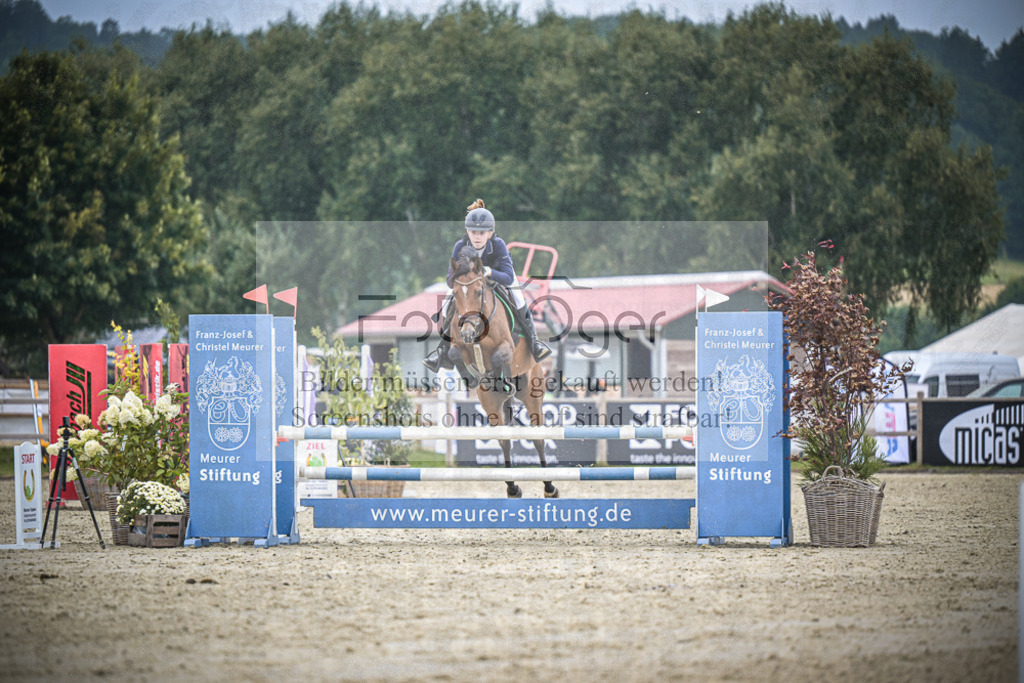 DOS_1754 | Entdecke hochwertige Reitturnierfotos von Foto Oger. Professionell, emotional und authentisch – jetzt Lieblingsmomente im Shop bestellen.Deutschlandweite Turnierfotografie. - Realisiert mit Pictrs.com