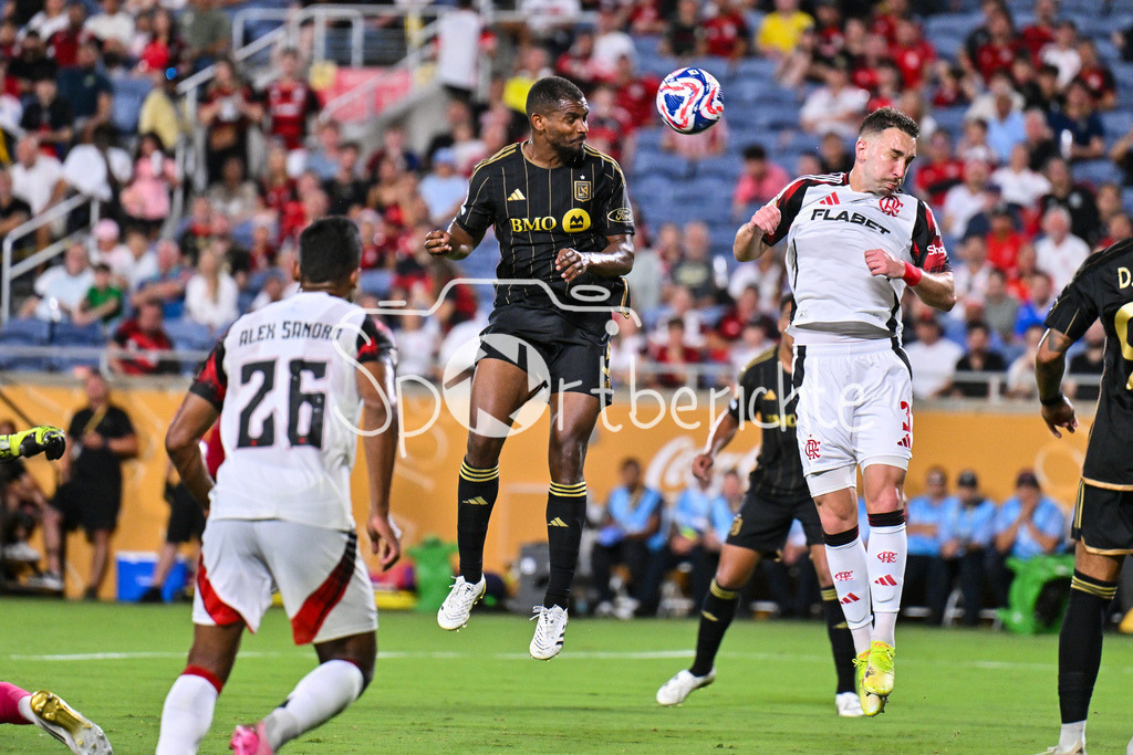 Los Angeles FC - CR Flamengo | der Kopfballtreffer von MARLON (Los Angeles 5) wird wegen Abseits nicht gegeben / Tor / Torschuetze / Freude / Happy / FIFA Club World Cup: Los Angeles FC - CR Flamengo, Camping World Stadium am 24.06.2025 / NOT FOR SALE IN USA