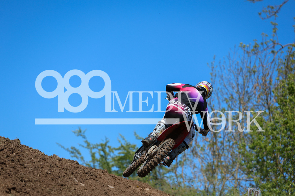 5E6A6782 | 989 MEDIAWORK