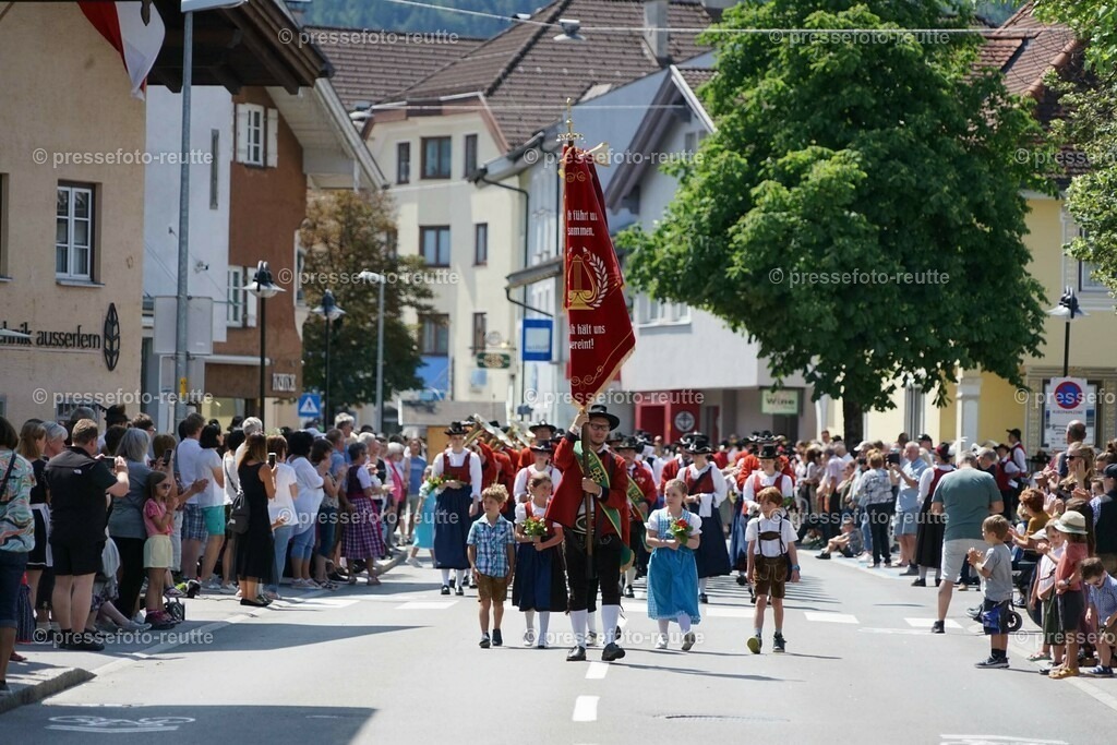 13a-PFLACH-Bundesmusikfest-2023-Juni16-Reutte-DSC06491 | Info aus dem Bezirk Reutte/Ausserfern Tirol sowie eine umfangreiche Bilddatenbank über die gesamte Region: Lechtal, Talkessel Reutte, Tannheimertal, Zwischentoren. Lech, Plansee, Zugspitze, Grenztunnel, B179, Fernpassstraße, Verkehr, Lawinen, Tradition, - Realisiert mit Pictrs.com