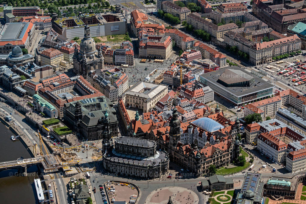 3803762 | DRESDEN  Altstadtbereich und Innenstadtzentrum am Neumarkt im Zentrum in Dresden im Bundesland Sachsen, Deutschland. Weiterführende Informationen bei: Landeshauptstadt Dresden,  Stiftung Frauenkirche Dresden. // Old Town area and city center in the district Zentrum in Dresden in the state Saxony, Germany. Further information at: Landeshauptstadt Dresden,  Stiftung Frauenkirche Dresden. Foto: Gerhard Launer