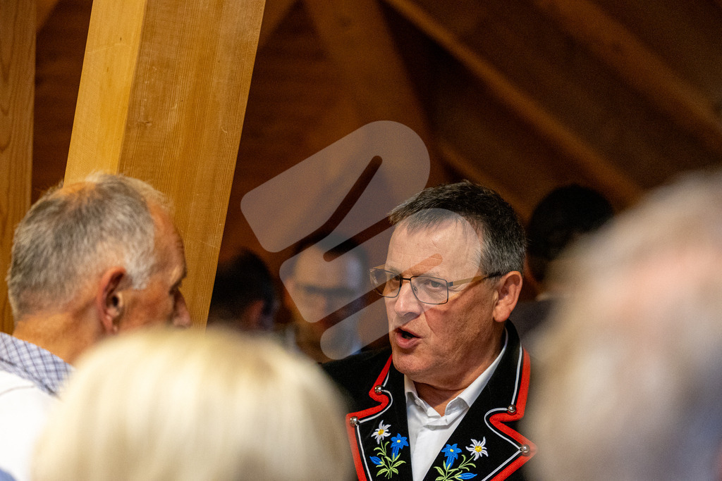 SKE100J_4654 | Die Schwinger des Schwyzer Kantonalen Schwingerverbandes: Fotos, die Dynamik und Leidenschaft festhalten, sowie emotionale Momente aus dem traditionellen Schwingsport zeigen. - Realisiert mit Pictrs.com
