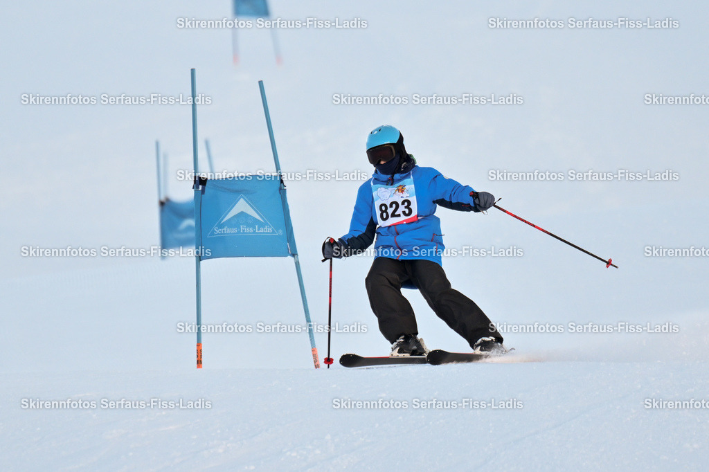 SRF_25.12.2025_0075 | Skirennfotos,Serfaus,Fiss,Ladis,Kinderskirennen,Winter,Tirol,Oberland,skirace,SFL,feelfree,weil wir's genießen,ski,Ski,skifahren,Sonnenplateau, - Realisiert mit Pictrs.com