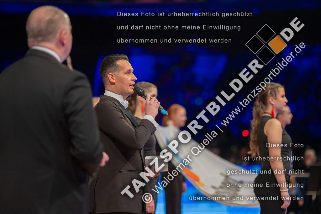 20251206-02184 | Hier finden Sie Tanz Bilder vom Latein und Standard Formationen tanzen. Sportbilder vom Tanzsport. Schöne Fotos und von Weltmeisterschaft, Europameisterschaft, Bundesliga, Regionalliga, Oberliga und Landesliga sowie von GOC Stuttgart, DanceComp, WM Bremen