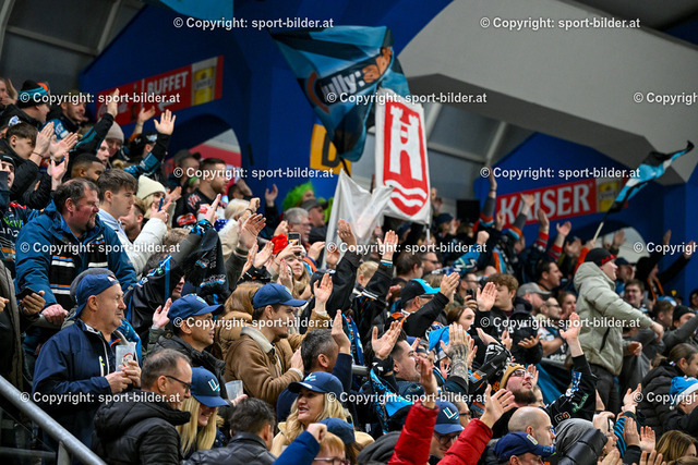 AUT, ICE, Black Wings Linz (AUT) vs Fehervar AV 19 (HUN) | 22.12.2023, Eishalle Linz, AUT, ICE Eishockey Liga, Black Wings Linz (AUT) vs Fehervar AV 19 (HUN), im Bild Fans - Zuschauer EHC Black Wings Linz (BWL)


// ICE win2day Hockey League Match between Black Wings Linz (AUT) vs Fehervar AV 19 (HUN) in Linz, Austria on 2023/12/22