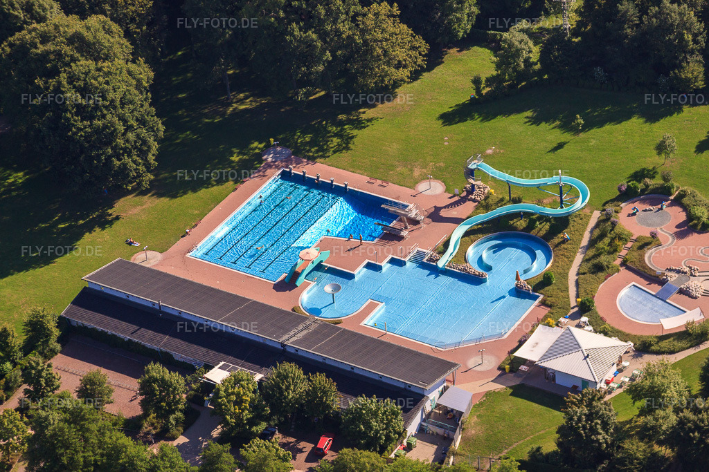 Luftbild: Waldschwimmbad Kandel in Kandel im Bundesland Rheinland-Pfalz in Deutschland. Foto: IMG_31163.jpg vom 07.08.2010 durch Werner Riehm/FLY-FOTO.de