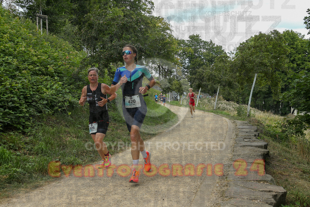 250824_1352_EX1_4038 | Sportfotografie im Rhein-Sieg Kreis, Köln, Bonn, NRW, Rheinland Pfalz, Hessen, etc. Unser Tätigkeitsfeld umfasst den Laufsport vom Volkslauf über den Marathon, Duathlon, Triathon bis zum Ultralauf wie Kölnpfad Ultra oder Schindertrail.