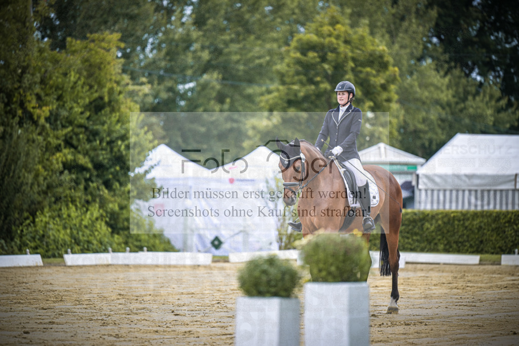 DOS_0903 | Entdecke hochwertige Reitturnierfotos von Foto Oger. Professionell, emotional und authentisch – jetzt Lieblingsmomente im Shop bestellen.Deutschlandweite Turnierfotografie. - Realisiert mit Pictrs.com